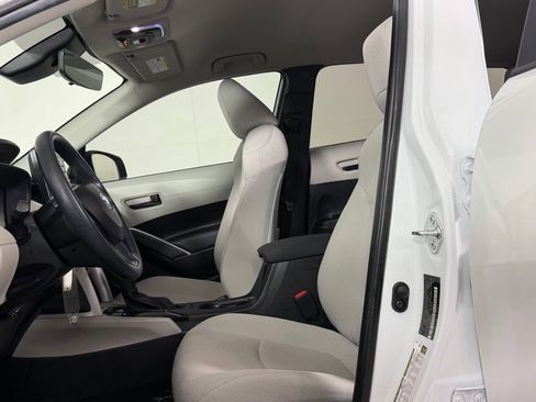 Used 2022 Toyota Corolla Cross L image 20