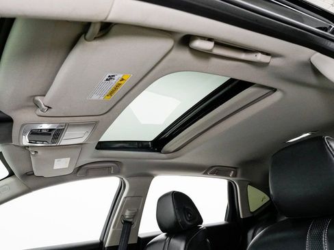 Certified 2025 Acura TLX w/ Technology Package image 9