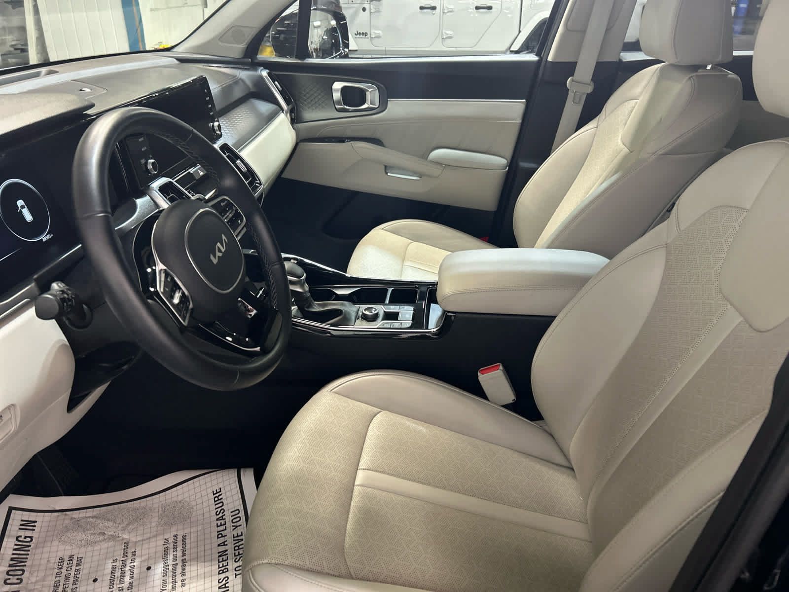 Used 2023 Kia Sorento SX AWD/4WD image 9