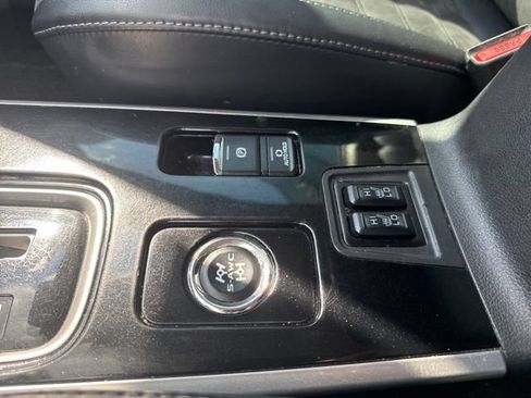 Used 2020 Mitsubishi Outlander ES AWD/4WD image 25