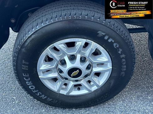 Used 2024 Chevrolet Silverado 2500 LT AWD/4WD image 47