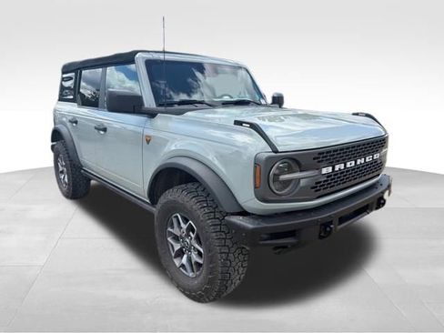 Used 2021 Ford Bronco Badlands AWD/4WD image 2