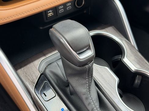 Used 2024 Toyota Highlander Platinum image 21