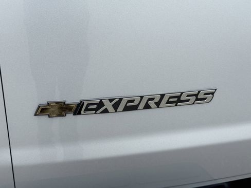 New 2026 Chevrolet Express 2500 RWD image 31