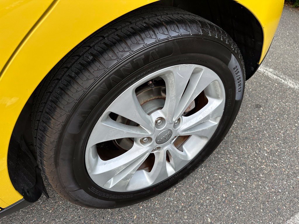 Used 2015 Kia Soul + FWD image 20