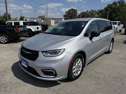 Certified 2024 Chrysler Pacifica Touring-L