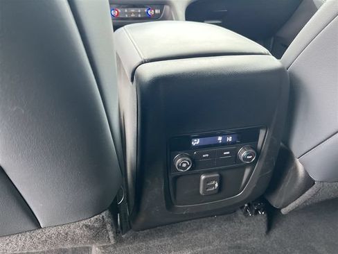 Used 2024 Buick Enclave Essence w/ Sport Touring Edition AWD/4WD image 22