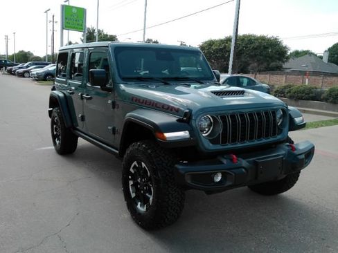 Used 2026 Jeep Wrangler Unlimited Rubicon AWD/4WD image 4