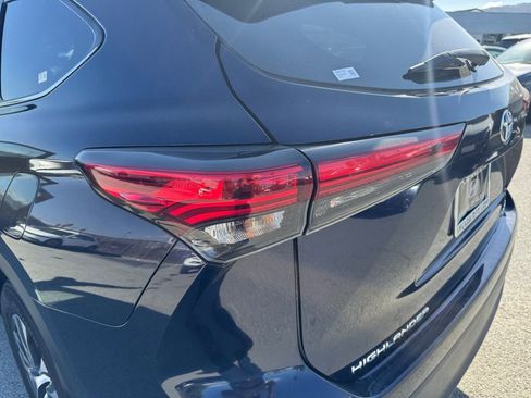 Used 2023 Toyota Highlander L image 35