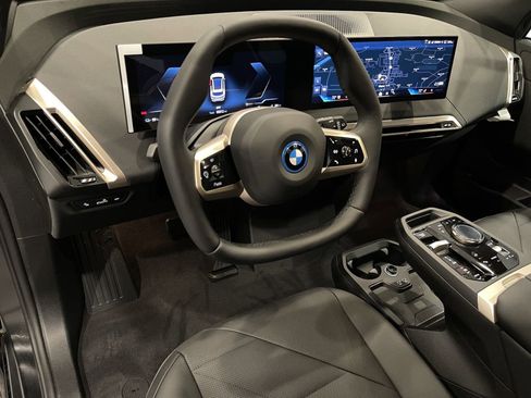 Used 2025 BMW iX xDrive50 image 7