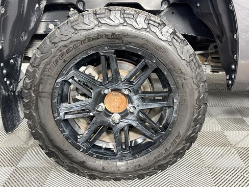 Used 2017 Toyota Tundra SR5 w/ SR5 Upgrade Package RWD image 30