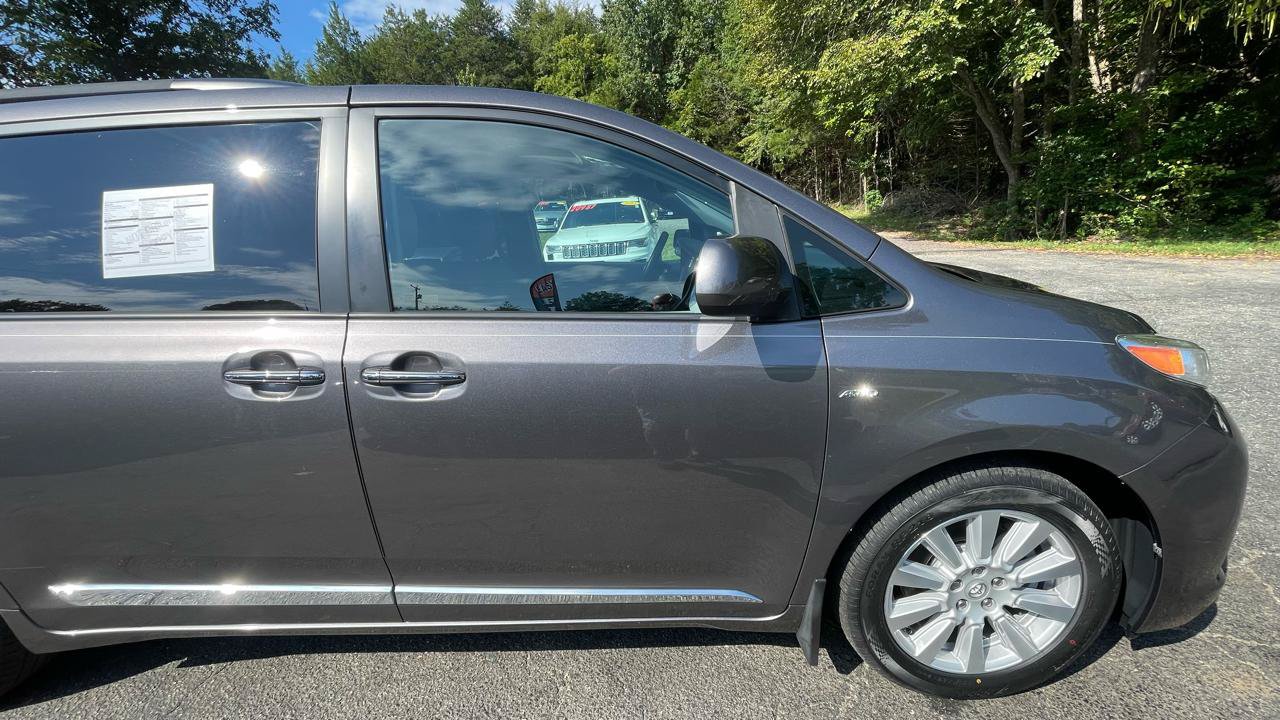 Used 2017 Toyota Sienna XLE Premium w/ Protection Package AWD/4WD image 11