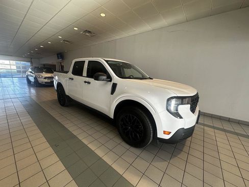 Used 2025 Ford Maverick XL FWD image 3