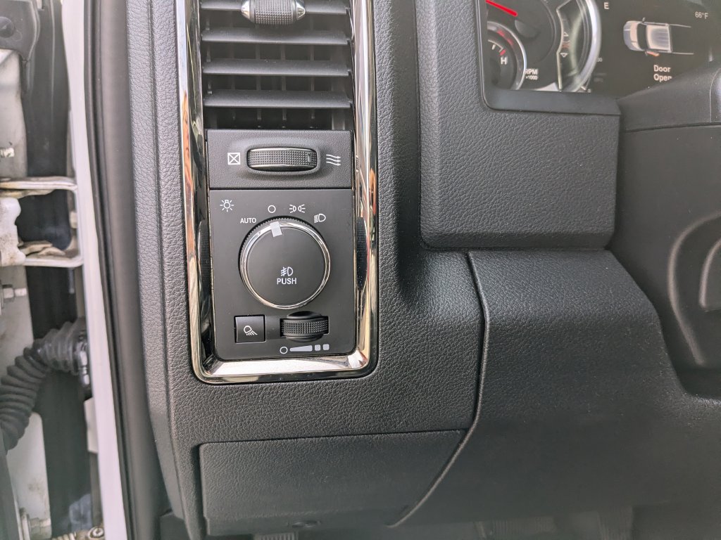 Used 2015 RAM 1500 Sport AWD/4WD image 20