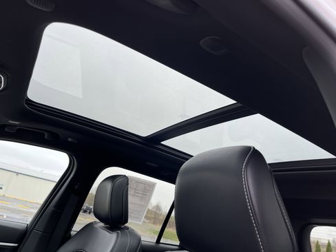 Used 2025 Jeep Grand Cherokee Limited image 20