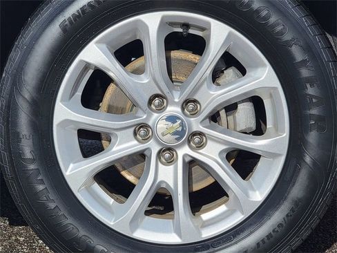 Used 2019 Chevrolet Equinox LS w/ LS Convenience Package image 17