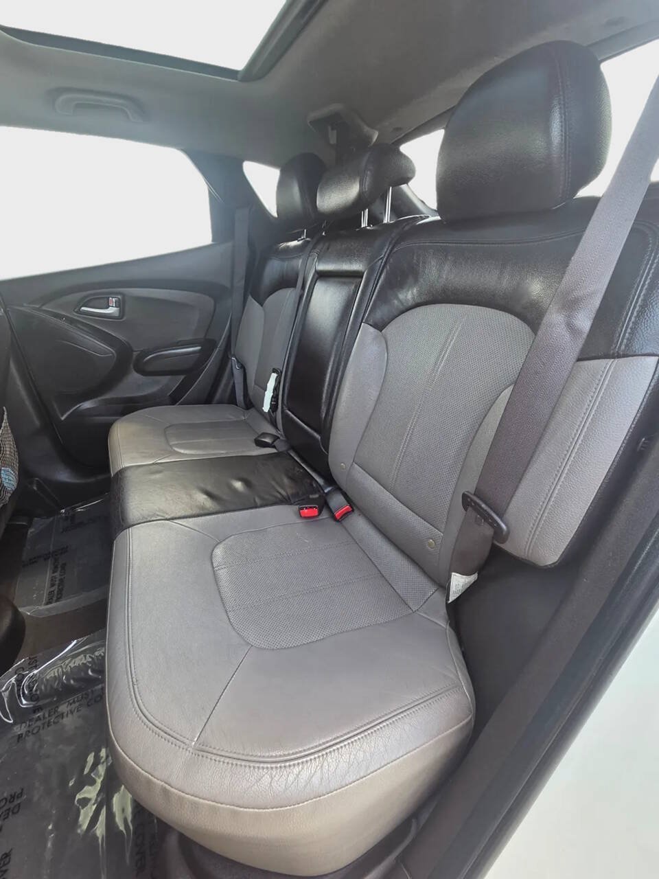 Used 2011 Hyundai Tucson Limited w/ Premium Pkg 3 FWD image 13