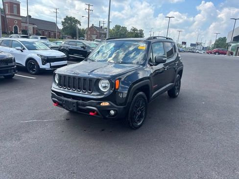 Used 2018 Jeep Renegade Trailhawk w/ UConnect 8.4 Nav Group AWD/4WD image 3