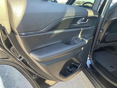 New 2025 Jeep Grand Cherokee Laredo image 19