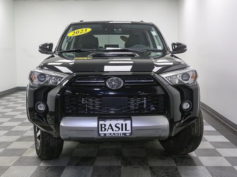 Used 2023 Toyota 4Runner TRD Off-Road Premium image 3
