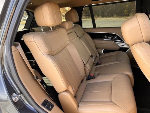 Used 2025 Land Rover Range Rover Long Wheelbase SE image 26