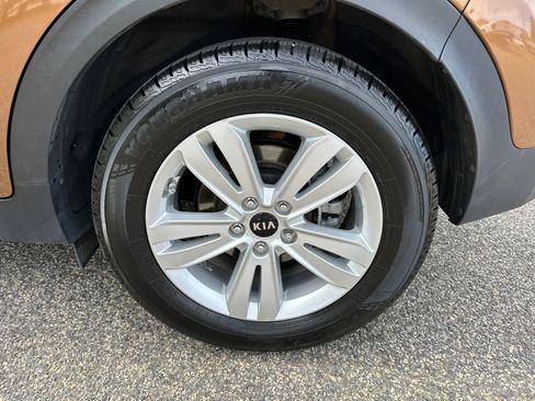 Used 2018 Kia Sportage LX FWD image 17