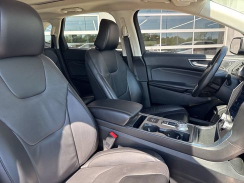 Used 2022 Ford Edge Titanium AWD/4WD image 47