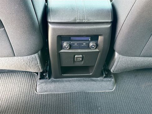 Used 2022 Chevrolet Traverse LT w/ Midnight/Sport Edition image 25