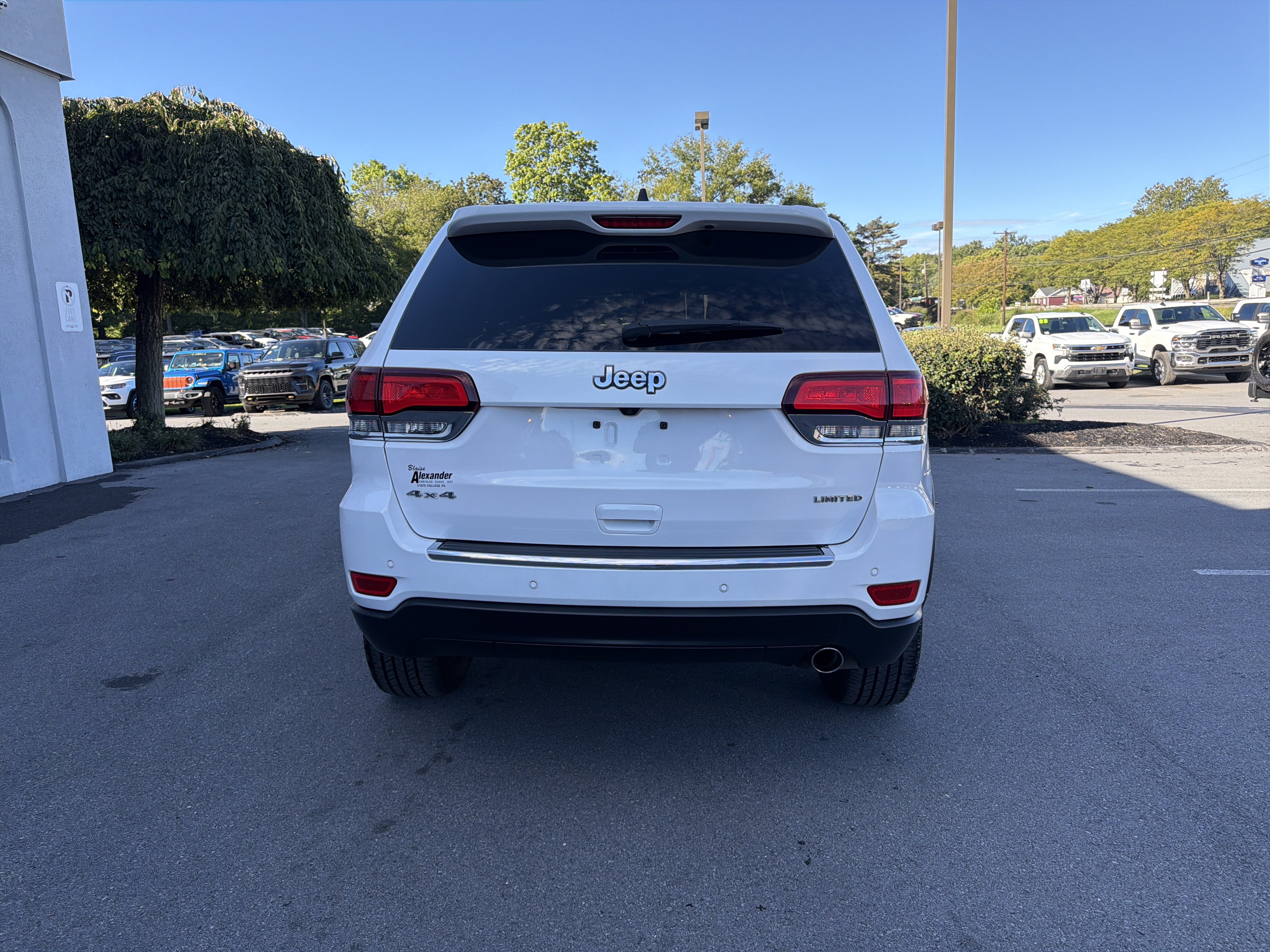 Used 2020 Jeep Grand Cherokee Limited AWD/4WD image 4