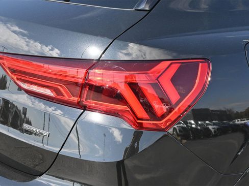 Certified 2025 Audi Q3 2.0T Premium Plus w/ Premium Plus Package image 19