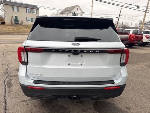 New 2026 Ford Explorer Active image 7