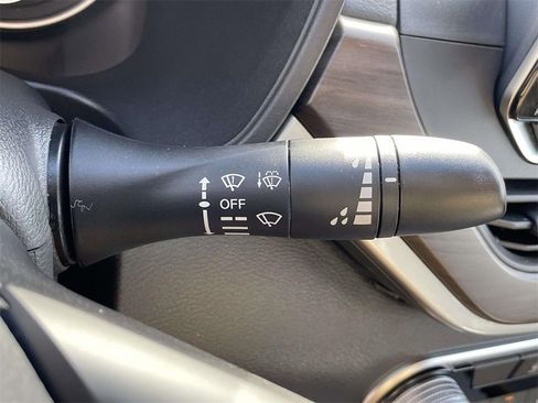 Used 2024 Nissan Altima 2.5 SV image 29