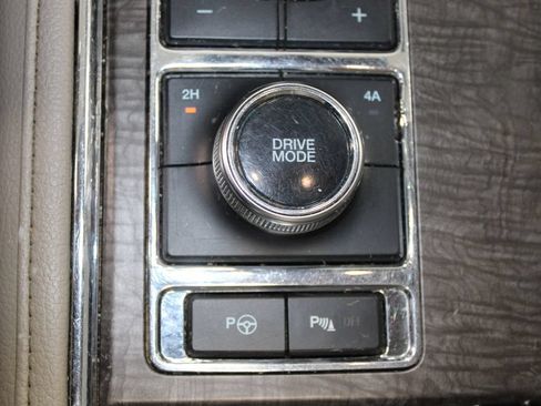 Used 2020 Ford Expedition Limited w/ Equipment Group 302A AWD/4WD image 30