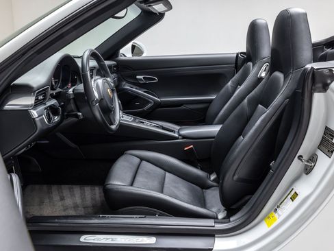Used 2013 Porsche 911 Carrera 4S AWD/4WD image 12