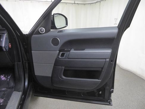 Used 2014 Land Rover Range Rover Sport HSE image 26