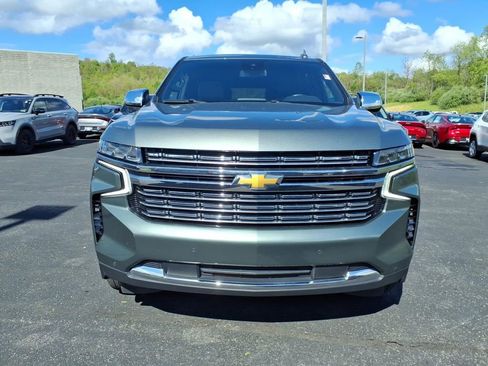 Used 2023 Chevrolet Suburban Premier RWD image 4