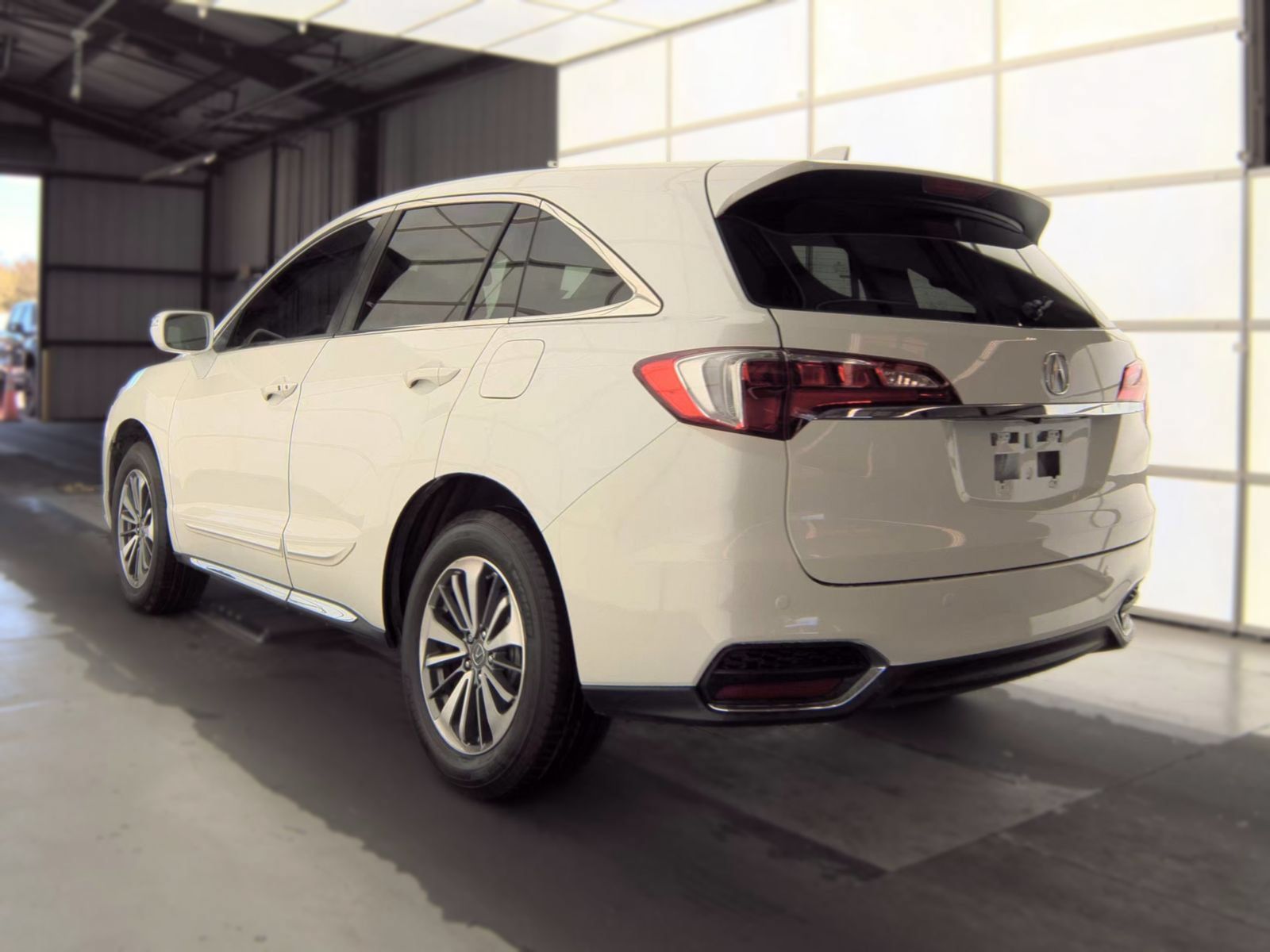 Used 2016 Acura RDX w/ Advance Package FWD image 2