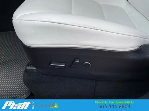 Used 2021 Tesla Model Y Performance image 24