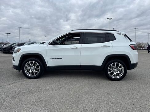 Used 2023 Jeep Compass Latitude w/ Sun and Sound Group image 3