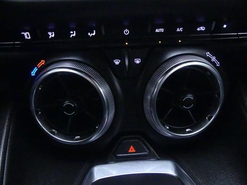 Used 2022 Chevrolet Camaro LT w/ Technology Package image 15