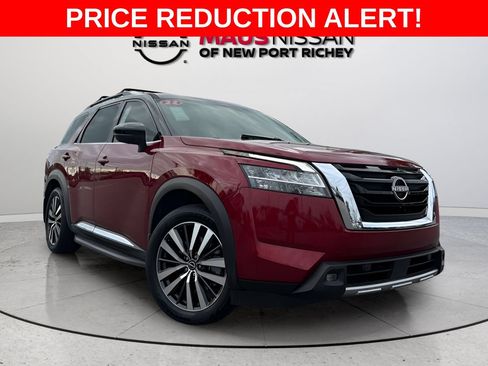 Used 2022 Nissan Pathfinder Platinum w/ Cargo Package FWD image 1