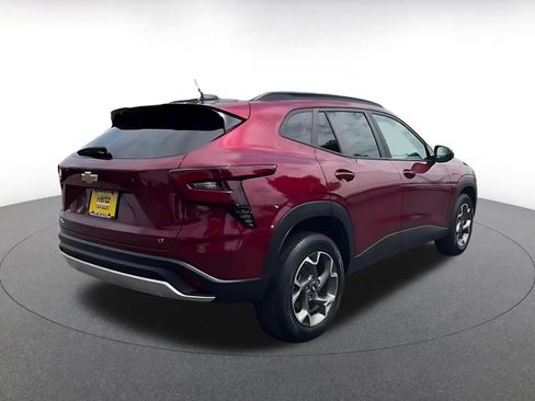 Used 2025 Chevrolet Trax LT w/ LT Convenience Package FWD image 11