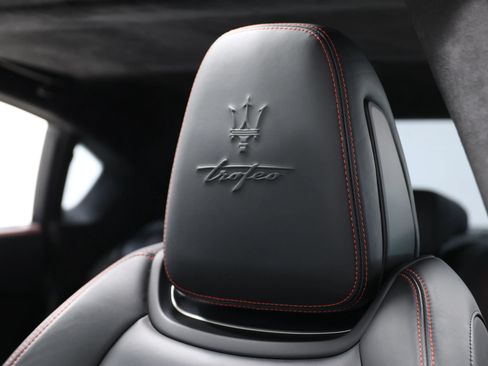 Used 2022 Maserati Quattroporte Trofeo RWD image 18