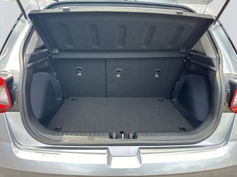 Used 2025 Hyundai Venue SEL image 12