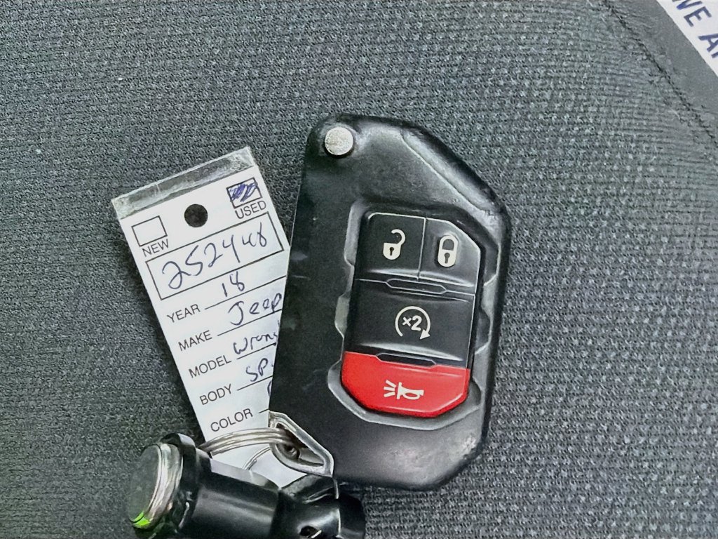Used 2018 Jeep Wrangler Unlimited Sport S AWD/4WD image 35