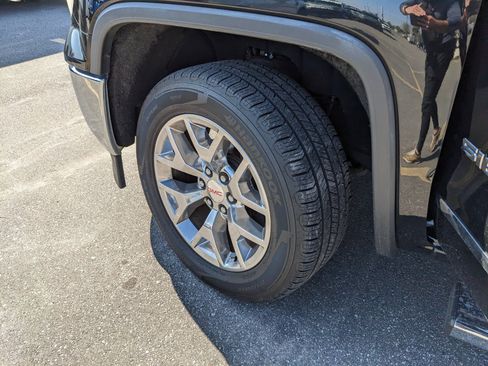 Used 2015 GMC Sierra 1500 SLT w/ SLT Crew Cab Value Package image 31