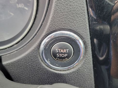Used 2017 Nissan Rogue SV FWD image 28