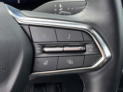 Used 2026 Chevrolet Equinox LT FWD image 23