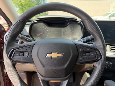 Used 2024 Chevrolet Trax LS w/ LS Convenience Package FWD image 14