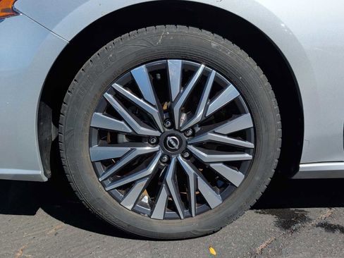 Used 2023 Nissan Altima 2.5 SV FWD image 18